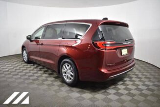 2023 Chrysler pacifica touring-L - Image 2