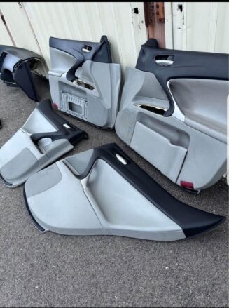 Door panel 400